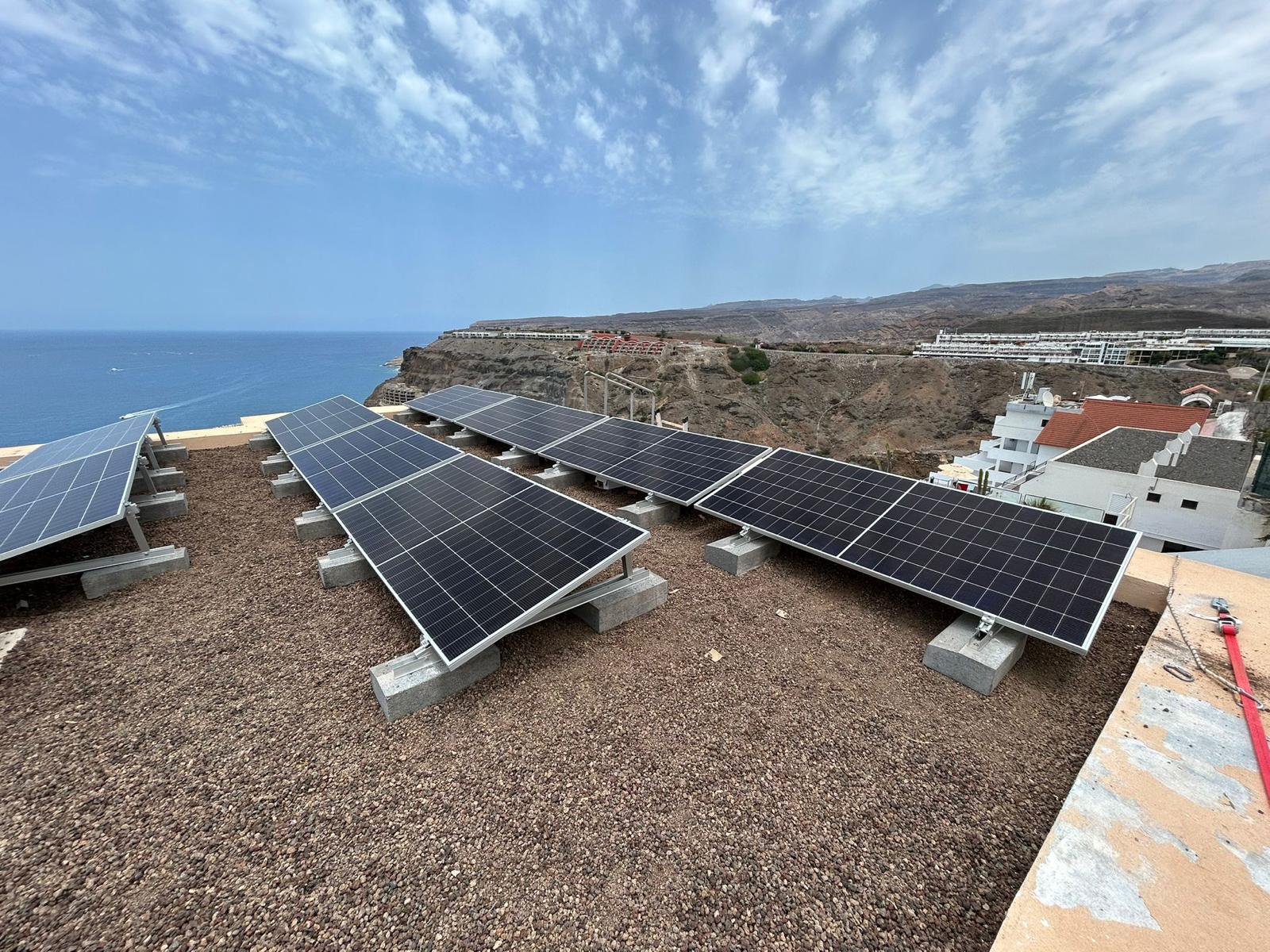 galeria Holiday Club Vuelve a Confiar en Nosotros: Autoconsumo en Jardín Amadores